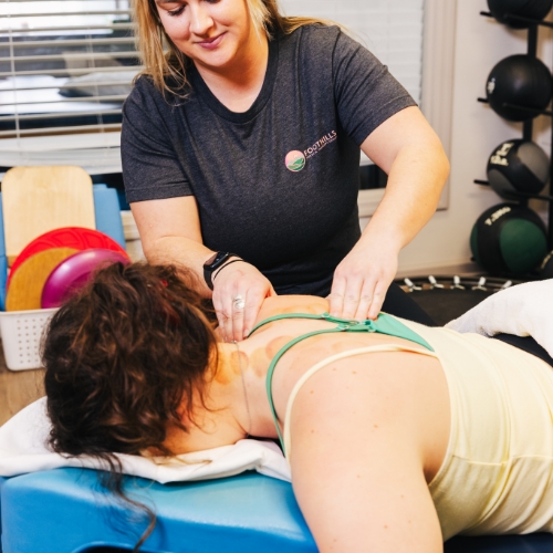 soft-tissue-mobilization-massage-Foothills-Physical-Therapy-Group-Knoxville-TN